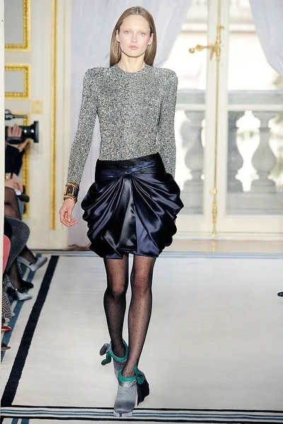 Look 3